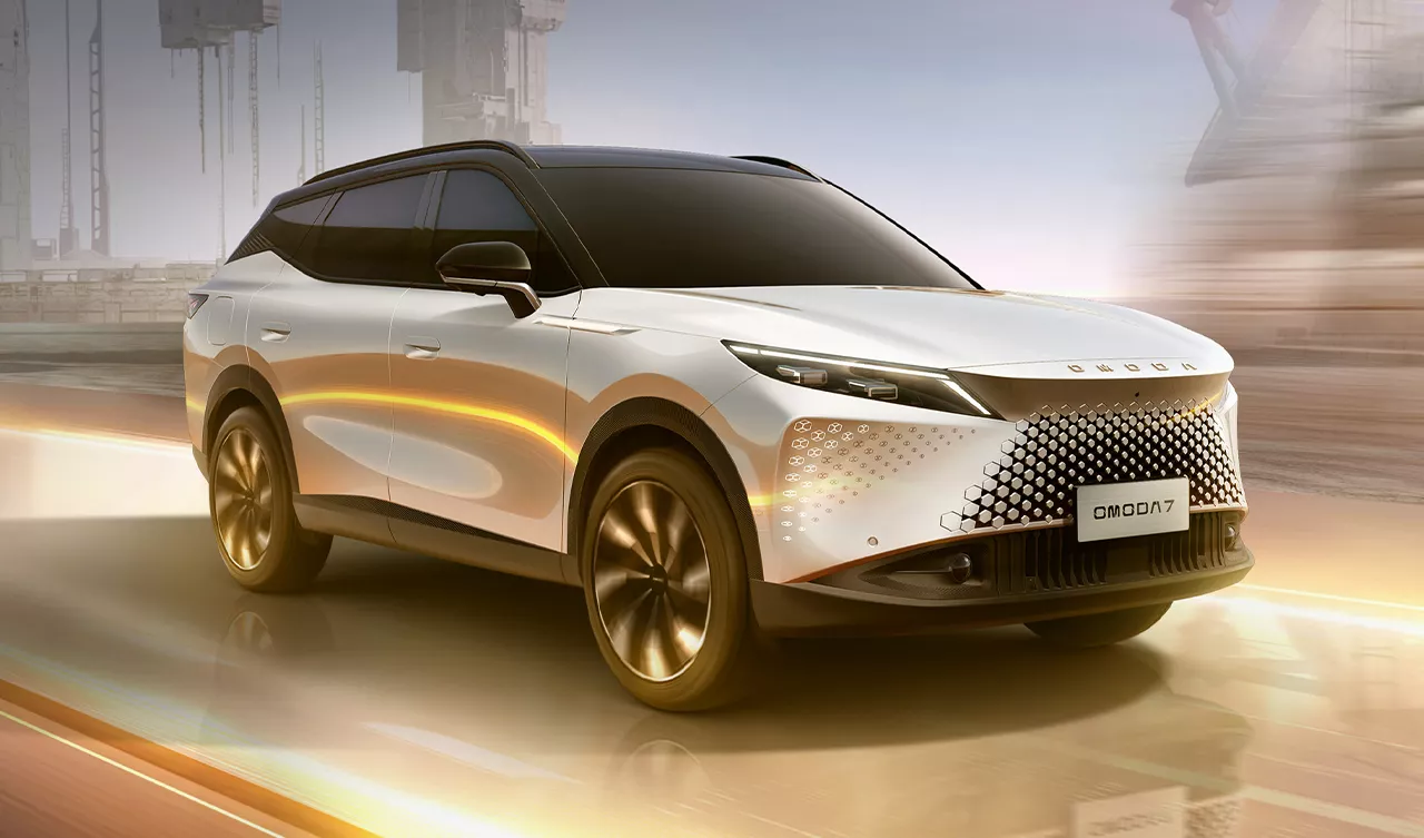 Кроссовер Omoda C7 рассекретил свою внешность