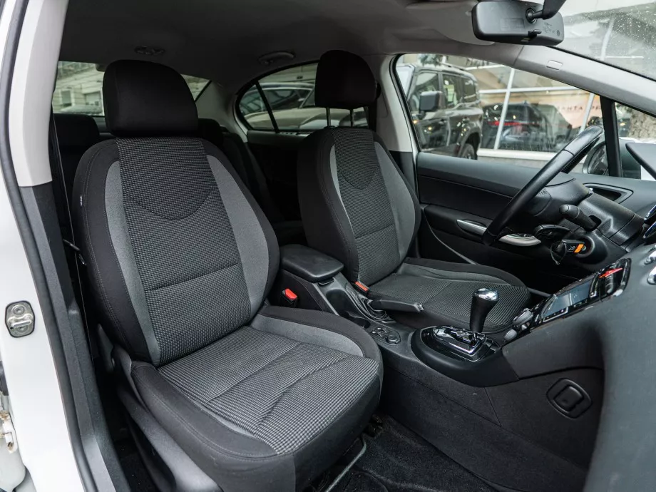 Peugeot 408 2012
