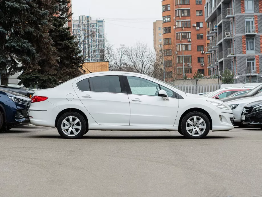 Peugeot 408 2012