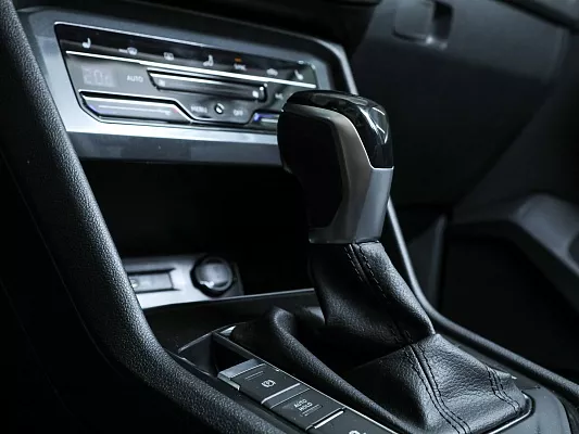 Volkswagen Tiguan Status 1.4 AMT 150 л.c. роб. бензин