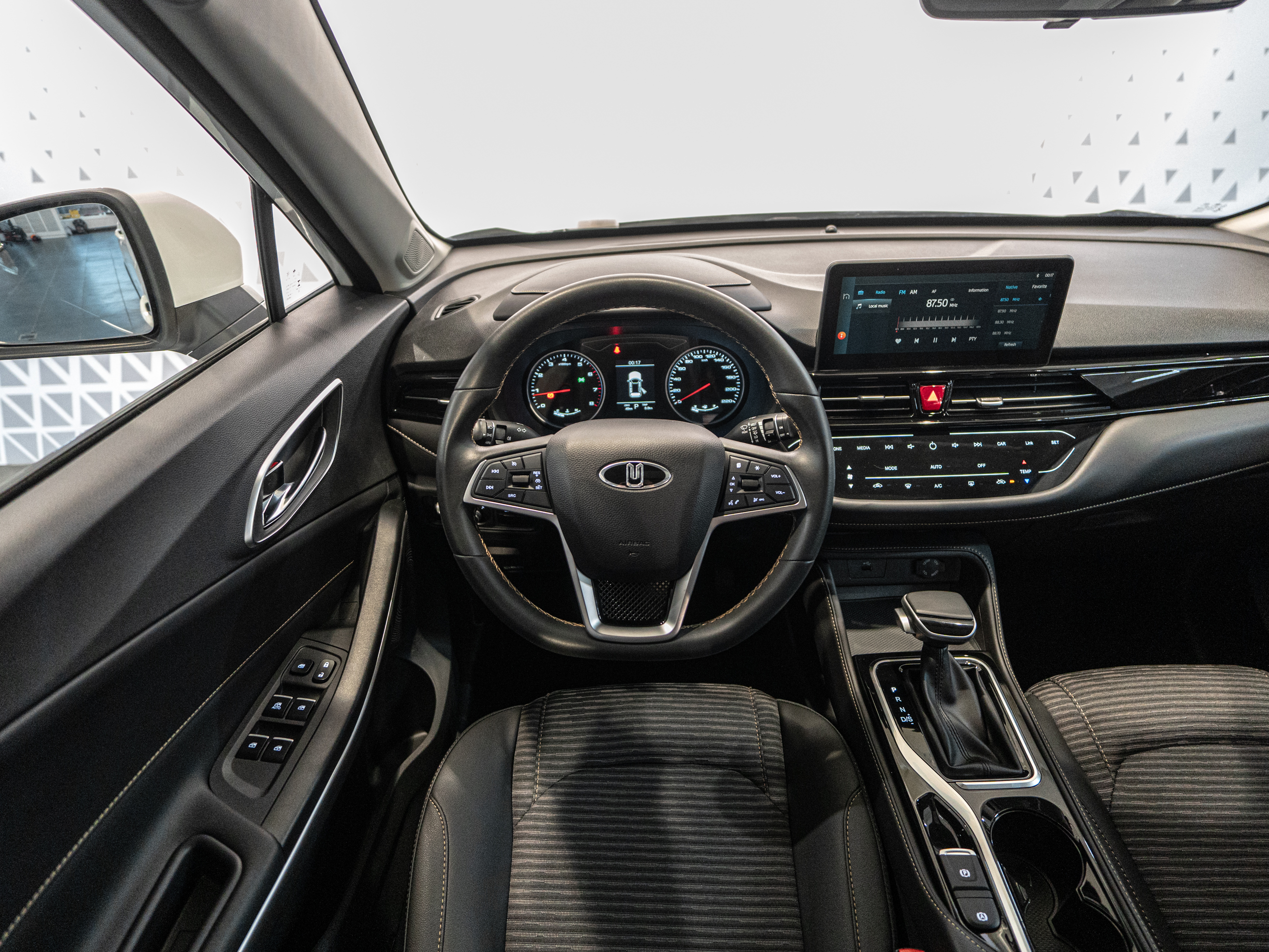 Москвич 3 Стандарт Плюс 1.5 CVT White