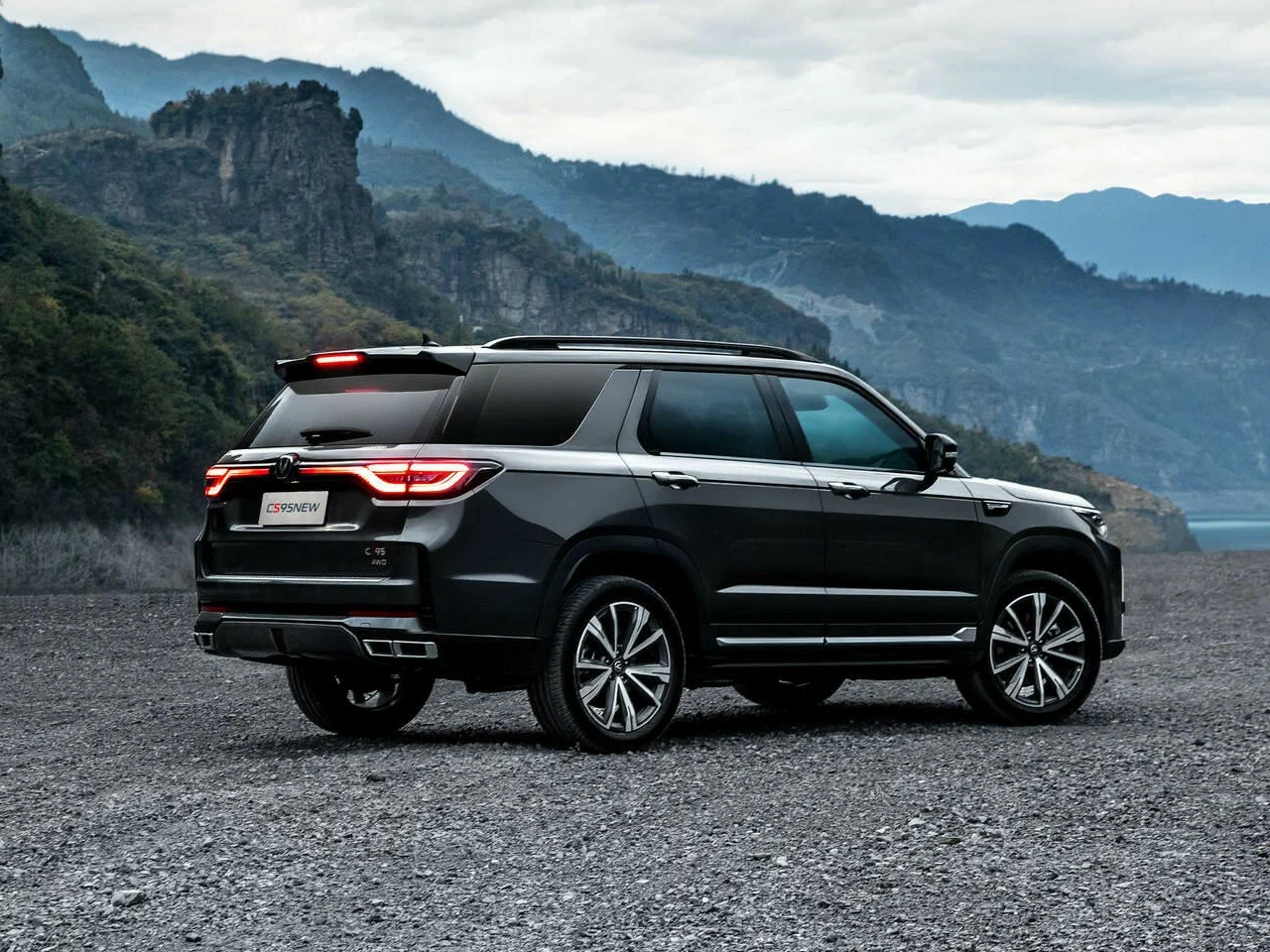 Changan CS95