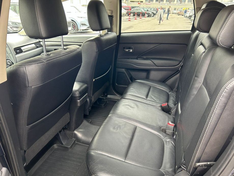 Mitsubishi Outlander 2020
