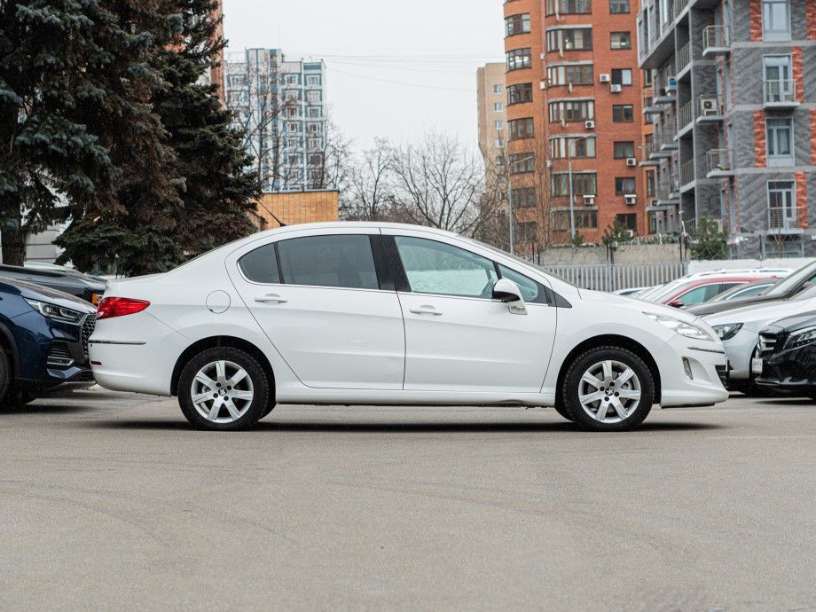 Peugeot 408 2012