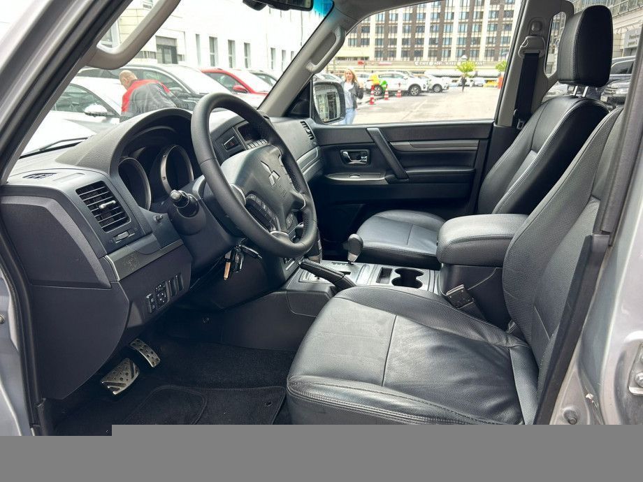 Mitsubishi Pajero 2011