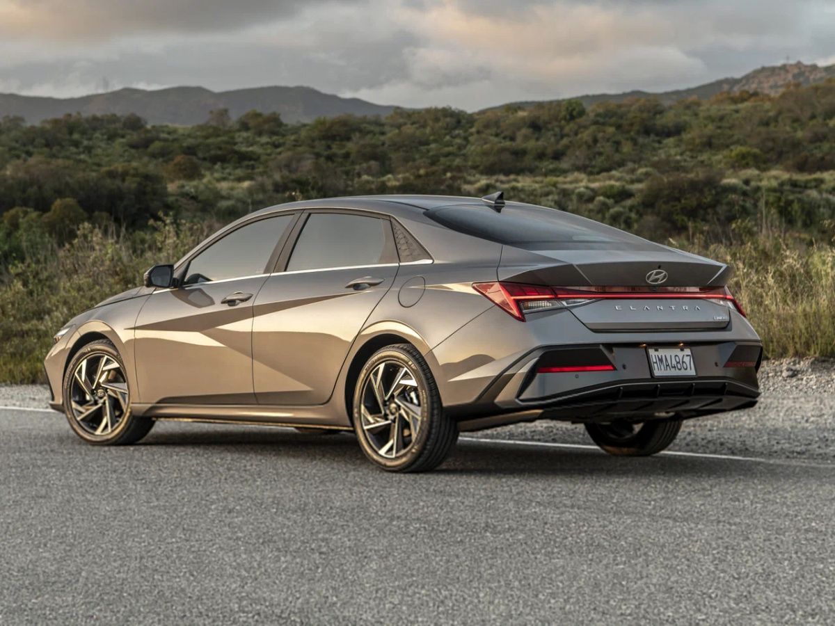 Hyundai Elantra NEW
