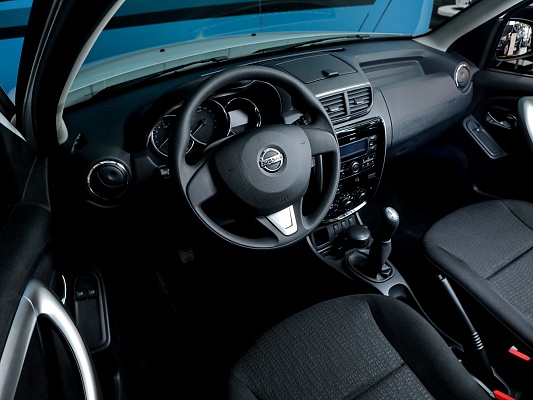 Nissan Terrano Comfort 1.6 MT 114 л.c. мех. бензин