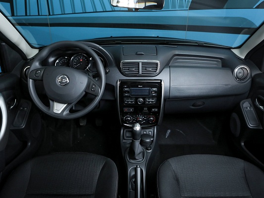 Nissan Terrano Elegance 1.6 MT 114 л.c. мех. бензин