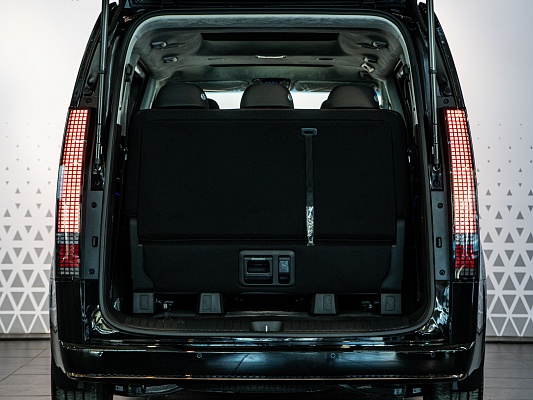 Hyundai Staria Premium 2.2d AT Black