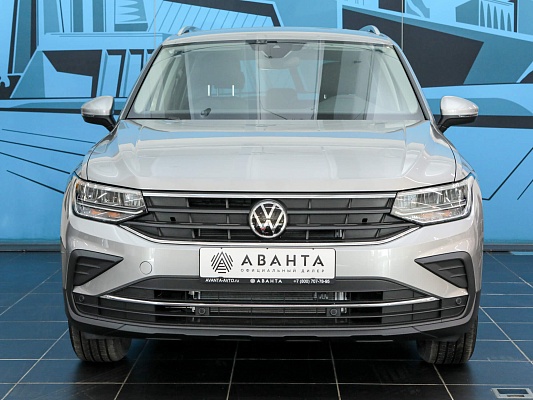 Volkswagen Tiguan Status 1.4 AMT 150 л.c. роб. бензин