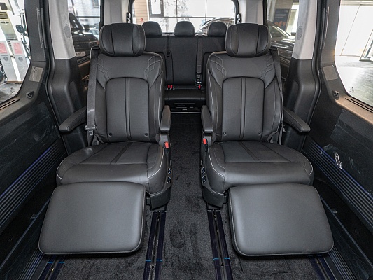 Hyundai Staria Premium 2.2d AT Black