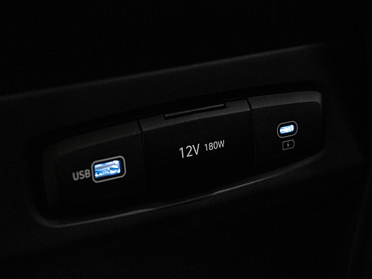 Hyundai Staria Premium 2.2d AT Black