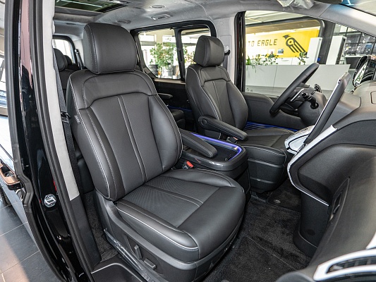 Hyundai Staria Premium 2.2d AT Black