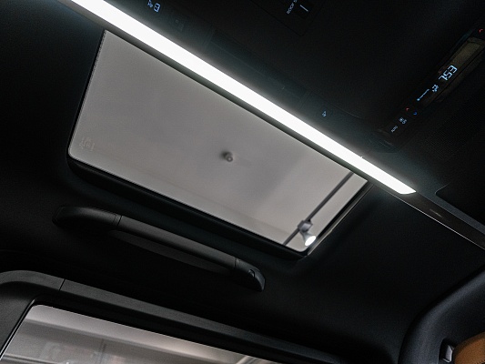 Toyota Alphard HEV 2.5h CVT Black