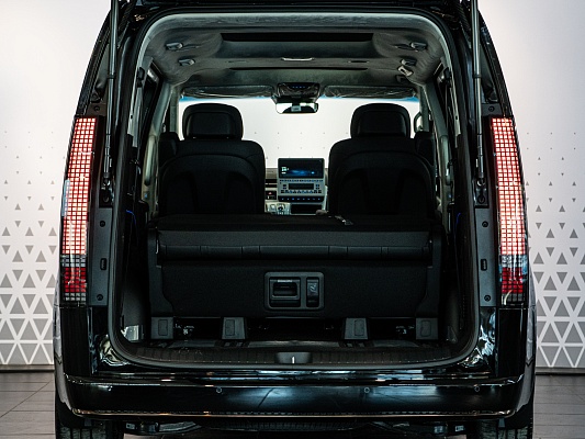 Hyundai Staria Premium 2.2d AT Black