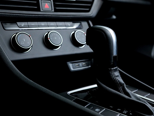 Volkswagen Jetta  Origin 1.6 AT 110 л.c. авт. бензин