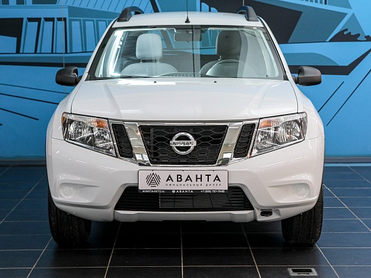 Nissan Terrano Comfort 1.6 MT 114 л.c. мех. бензин