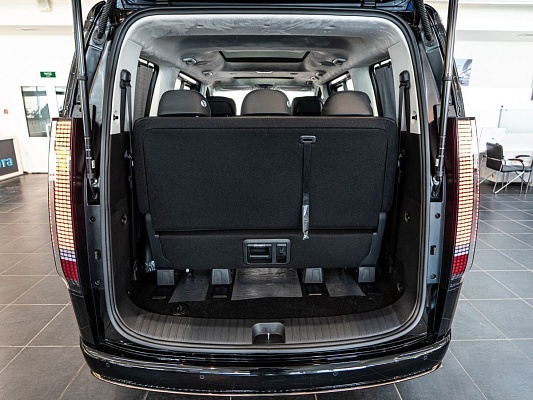 Hyundai Staria Premium 2.2d AT Black