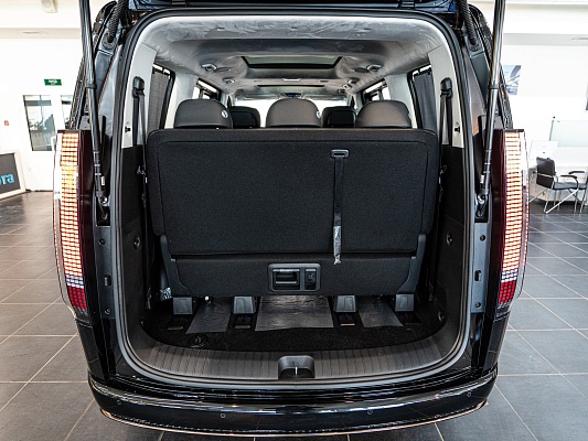 Hyundai Staria Premium 2.2d AT Black