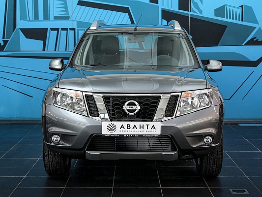 Nissan Terrano Elegance 1.6 MT 114 л.c. мех. бензин