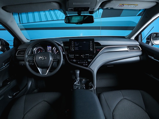Toyota Camry NEW standart plus white