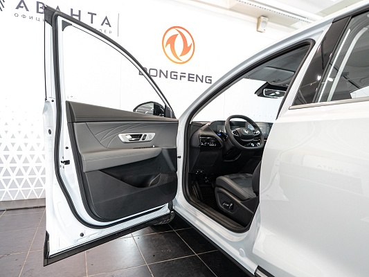 Dongfeng Huge Executive 1.5 AMT White 1497