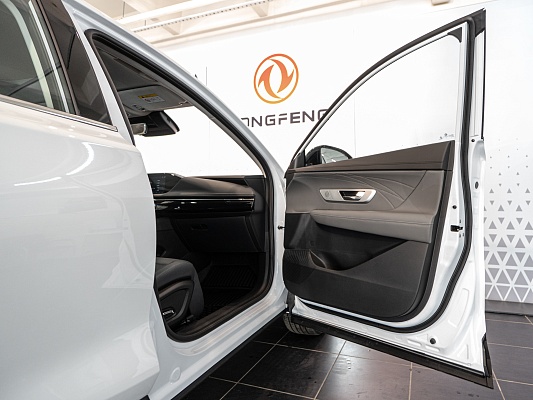 Dongfeng Huge Executive 1.5 AMT White 1497