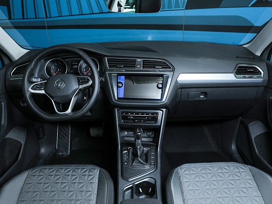 Volkswagen Tiguan Status 1.4 AMT 150 л.c. роб. бензин