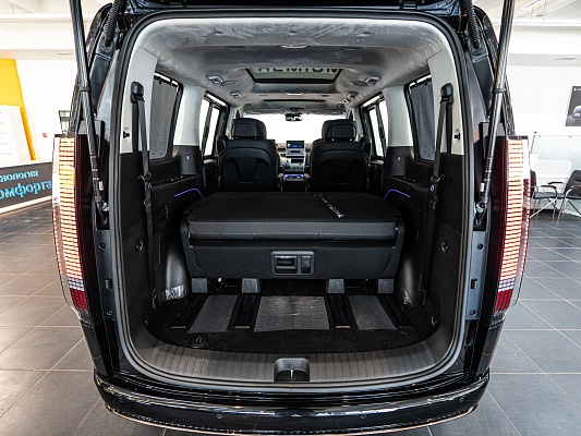 Hyundai Staria Premium 2.2d AT Black