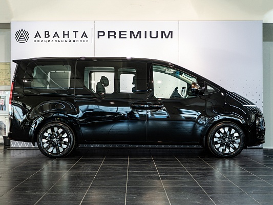Hyundai Staria Premium 2.2d AT Black